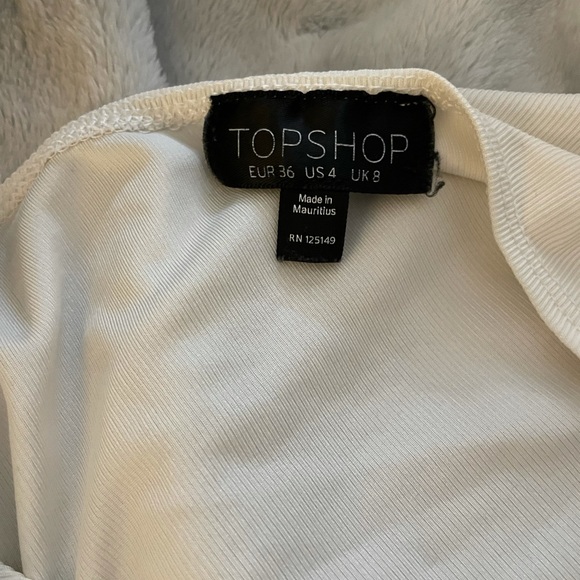 TOPSHOP Cream V-Neck Bodysuit - Picture 4 of 4